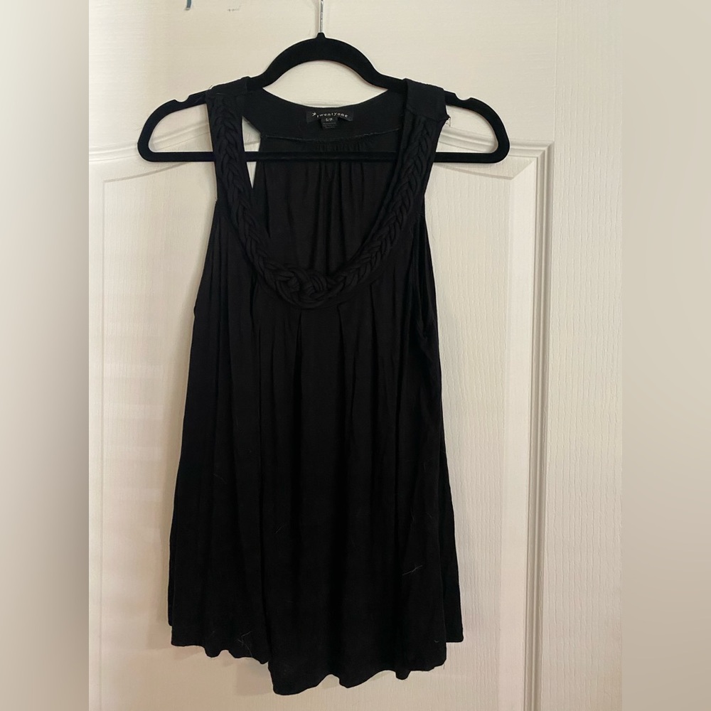 Black sleeveless shirt
